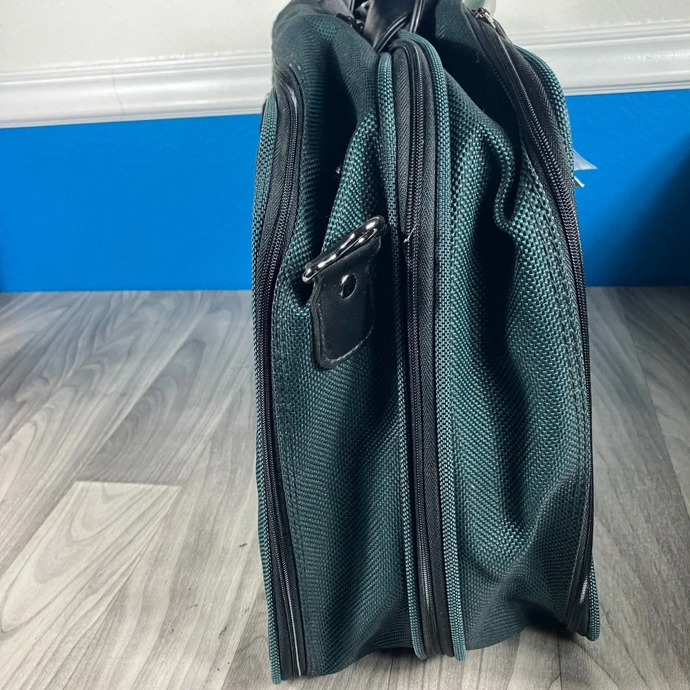 Samsonite fast shipping